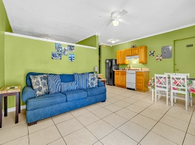 Land Cabin B  Living Room