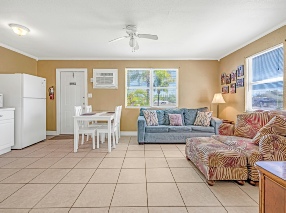 Land Cabin 11 Living Room